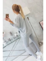 Souprava s oversize šedou halenkou