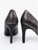 Krásné dámské lodičky černé na jehlovém podpatku Krásné dámské lodičky černé na jehlovém podpatku