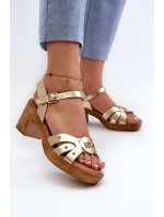 Dámské sandály na vysokém podpatku vyrobené z eko kůže, zlatý Assames Dámské sandály na vysokém podpatku vyrobené z eko kůže, zlatý Assames