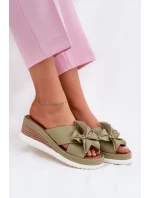 Kožené Dámské Sandály Na Klínu S Dekorativním Květinou Artiker 52C0503 Zelené