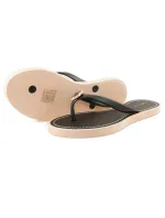 Elegantní černé žabky s ozdobou