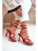 Stylové Sandály Na Podpatku S Pásky Červené Saredi