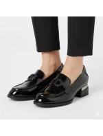 Dámské lakované polobotky s ozdobným podpatkem černé Vinceza 58638