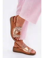 Dámské Kožené Sandály Na Klínku S Tkaninou Maciejka L7067-29 Hnědé Dámské Kožené Sandály Na Klínku S Tkaninou Maciejka L7067-29 Hnědé