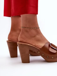 Dámské pantofle na vysokých podpatcích s přezkou, hnědá Betinna