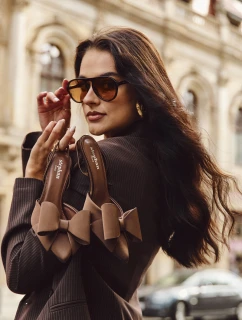 Lodičky s odkrytými patami a mašlí Hnědé Eklevia