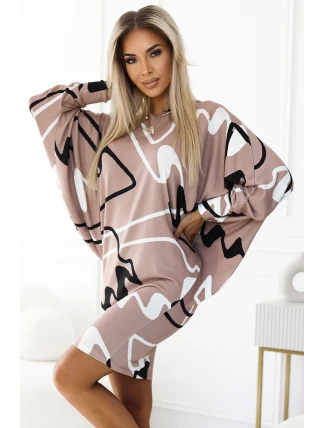 402-8 Svetr pohodlné netopýří šaty s výstřihem - béžové s černobílým vzorem