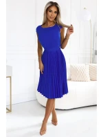 311-16 LILA Plisované šaty s krátkými rukávy a páskem - CHABROW 311-16 LILA Plisované šaty s krátkými rukávy a páskem - CHABROW