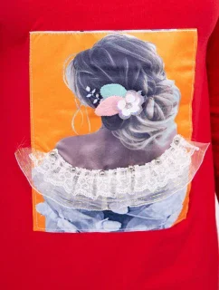 Šaty s 3D grafikou, krajková červená