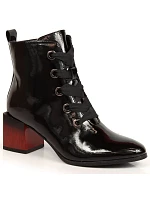 Zateplené boty s lakovaným ozdobným podpatkem Potocki W WOL99