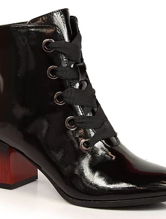 Zateplené boty s lakovaným ozdobným podpatkem Potocki W WOL99