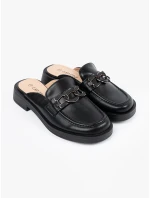 Designové  nazouváky dámské černé na plochém podpatku