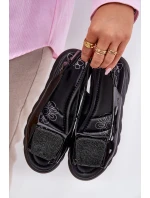 Kožené Lakované Dámské Sandály Na Klínu s Dekorací Artiker Černé 56C1564