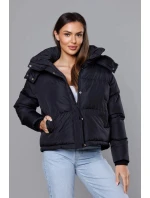 Černá krátká bunda pro přechodné období s kapucí (5M3117-392) Černá krátká bunda pro přechodné období s kapucí (5M3117-392)