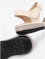 Klasické  sandály černé dámské na klínku