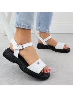 Dámské kožené sandály na hrubé podrážce s motýlím vzorem bílé Filippo DS6811