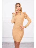 Přiléhavé svetrové šaty s knoflíky béžové barvy