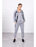 Šedá pruhovaná sportovní souprava