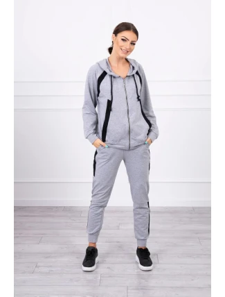 Šedá pruhovaná sportovní souprava