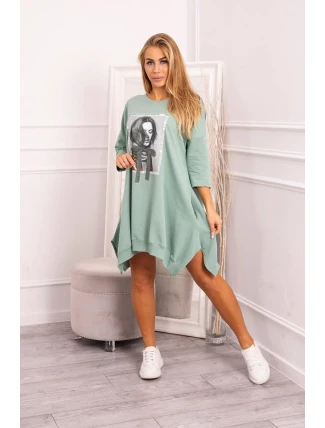 Šaty s potiskem a rozšířenou spodní částí tmavě mátové barvy Šaty s potiskem a rozšířenou spodní částí tmavě mátové barvy