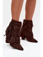 Dámské kotníkové boty na sloupkovém podpatku s třásněmi a zlatými přezkami Evelisse – čokoládové Dámské kotníkové boty na sloupkovém podpatku s třásněmi a zlatými přezkami Evelisse – čokoládové