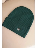 Dámská čepice pruhovaná z modalu a viskózy s ozdobným knoflíkem tmavě zelená Dámská čepice pruhovaná z modalu a viskózy s ozdobným knoflíkem tmavě zelená