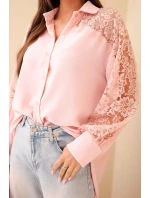 Dámská viskózová košile s krajkovými rukávy a límečkem pudrově růžová