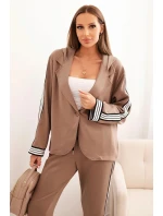 Dámský komplet s viskózou, lampasem a sportovní bundou fango Dámský komplet s viskózou, lampasem a sportovní bundou fango