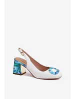 Kožené dámské sandály na podpatku s přezkou D&A LZ61-2010 bílé Kožené dámské sandály na podpatku s přezkou D&A LZ61-2010 bílé