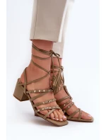 Šněrovací Sandály Na Nízkém Podpatku Ozdobené Kolíčky Zelené Chrisele Šněrovací Sandály Na Nízkém Podpatku Ozdobené Kolíčky Zelené Chrisele