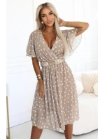 604-3 Smyslné bílé hrachové šaty s obálkovým výstřihem a ozdobným páskem - béžové