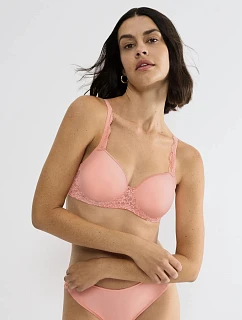 AMOURETTE – Polstrovaná podprsenka s kosticemi a ergonomickým střihem Triumph
