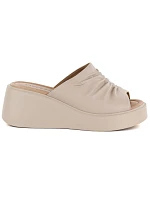 Dámské kožené žabky na platformě beige Vinceza 66949