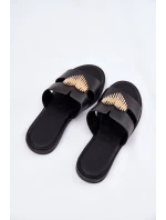 Dámské Pantofle Na Plochém Podpatku Se Zlatou Dekorací Černé Karinma Dámské Pantofle Na Plochém Podpatku Se Zlatou Dekorací Černé Karinma