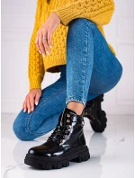 Trendy černé dámské  kotníčkové boty na plochém podpatku