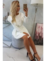 Šaty se svislými volány ecru