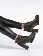 Moderní dámské kotníčkové boty zelené na plochém podpatku Moderní dámské kotníčkové boty zelené na plochém podpatku