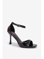 Lakované sandály na jehlovém podpatku Revella – černé