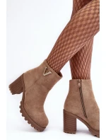 Dámské semišové boty na sloupku s ozdobou Bežové Strong