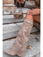 Dámské kozačky na podpatku s vyhrnutou holení Evyra – béžové, eko semiš