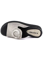 Dámské žabky na nízkém podpatku ve stříbrné barvě M.Daszynski MR2267-7 Dámské žabky na nízkém podpatku ve stříbrné barvě M.Daszynski MR2267-7