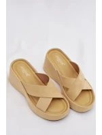 Dámské pantofle na platformě z ekocrézu žluté Calorine