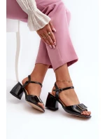 Elegantní lakované sandály na podpatku s ozdobou Černé D&A MR38-202