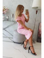 Světle růžové asymetrické šaty