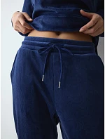 Tepláky Velour Rib Trousers tm.modré Admiral - TRIUMPH Tepláky Velour Rib Trousers tm.modré Admiral - TRIUMPH