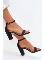 Lesklé sandály na podpatku Kavina – černé