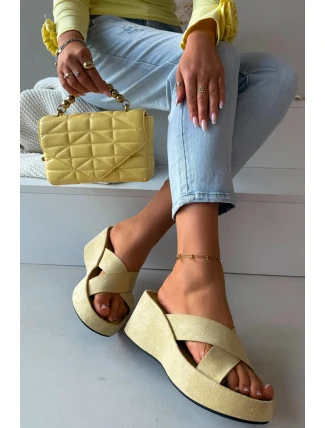 Dámské pantofle na platformě z ekocrézu žluté Calorine