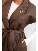 Dámská prošívaná vesta s páskem a širokým límcem hnědá