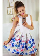 Dámské společenské šaty bez rukávů se skládanou sukní a páskem bílé - Bílá / 40 - Bicotone Dámské společenské šaty bez rukávů se skládanou sukní a páskem bílé - Bílá / 40 - Bicotone