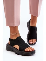 Dámské sportovní sandály na tlusté podrážce černé Deinaleia Dámské sportovní sandály na tlusté podrážce černé Deinaleia